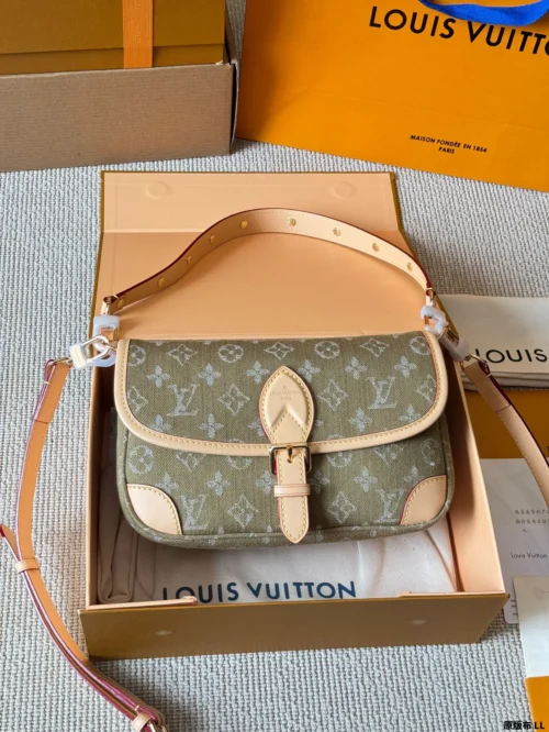Louis Vuitton Diane Baguette Bag Style 0251