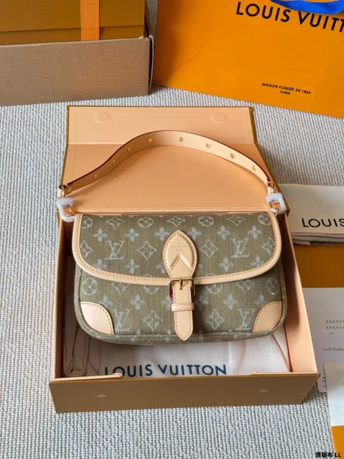 Louis Vuitton Diane Baguette Bag Style 0251