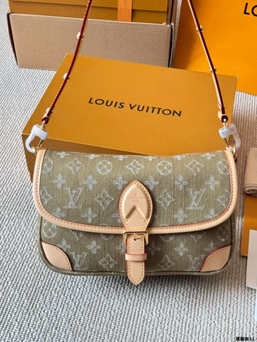 Louis Vuitton Diane Baguette Bag Style 0251