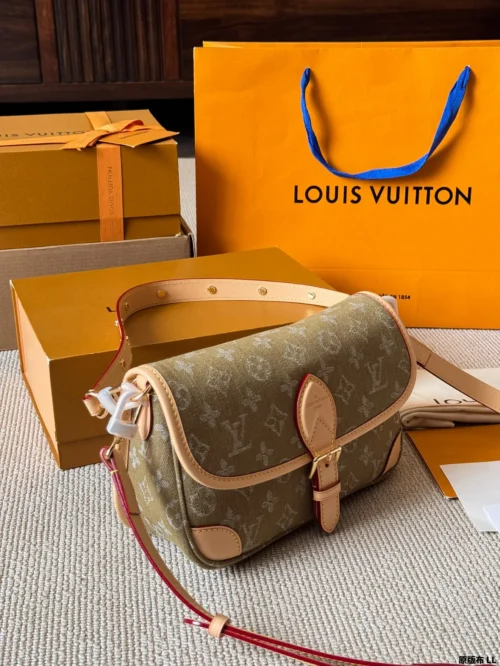 Louis Vuitton Diane Baguette Bag Style 0251
