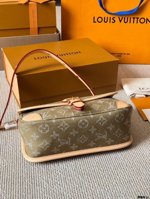 Louis Vuitton Diane Baguette Bag Style 0251