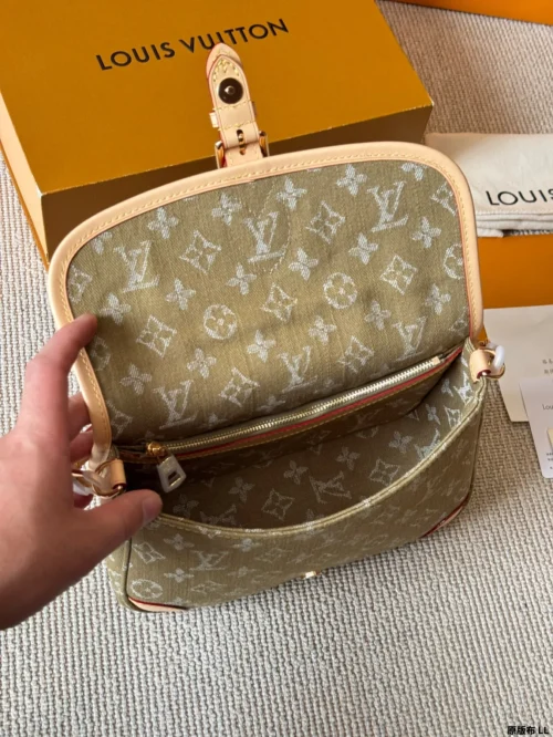 Louis Vuitton Diane Baguette Bag Style 0251