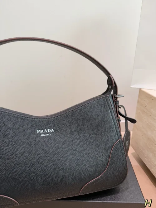 Prada Tote Bag Style 0136