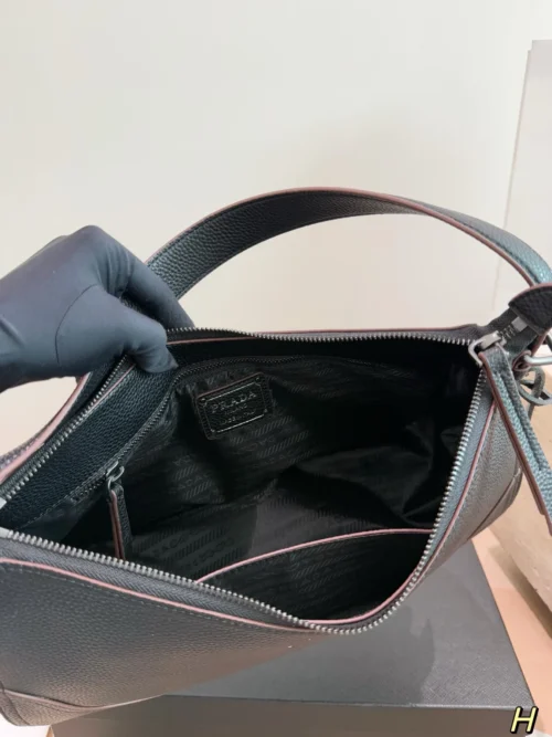 Prada Tote Bag Style 0136